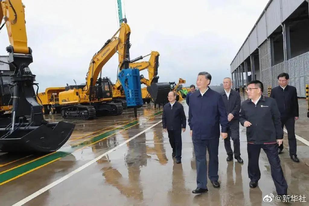 習(xí)近平總書記考察廣西柳工