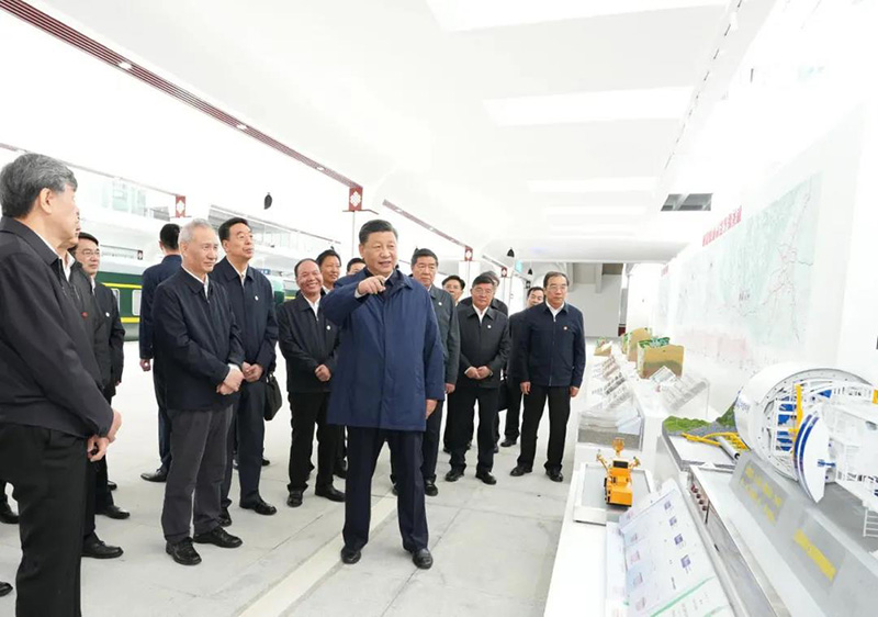 習(xí)近平總書記在西藏考察調(diào)研